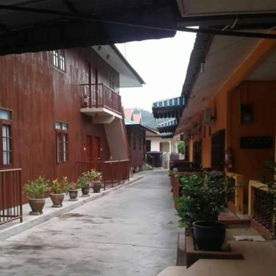 Nipahmas Chalet Pekan Pangkor Exterior photo