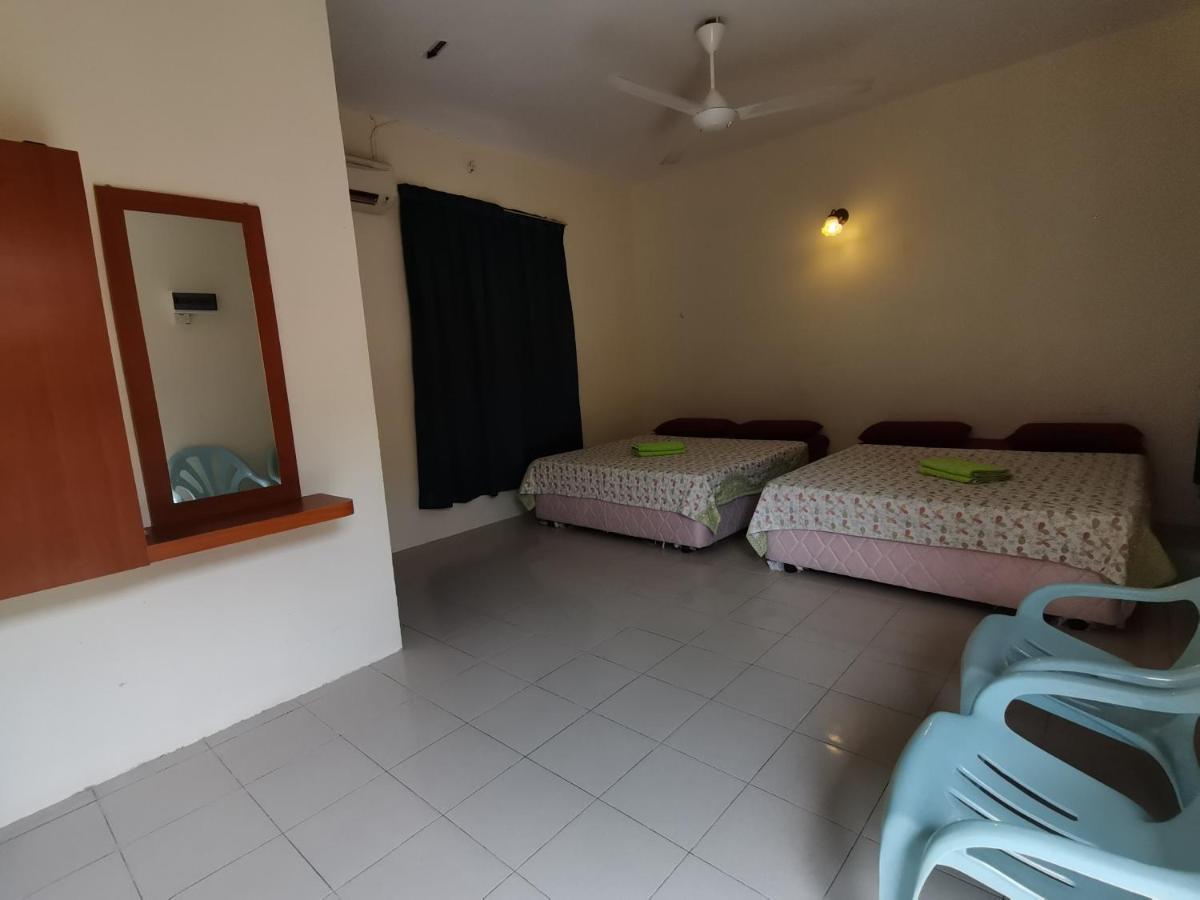 Nipahmas Chalet Pekan Pangkor Exterior photo